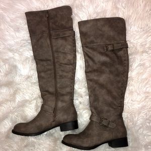 JustFab Vespera boots in Taupe